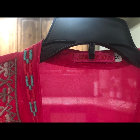 Beautiful candy apple red Johnny Was top - Picture 4 of 8